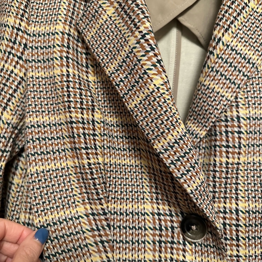 🚺 Cabi tan plaid blazer - Picture 4 of 13